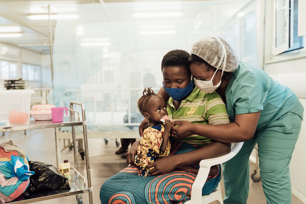 Sala de alimentación terapéutica de MSF en Sierra Leona