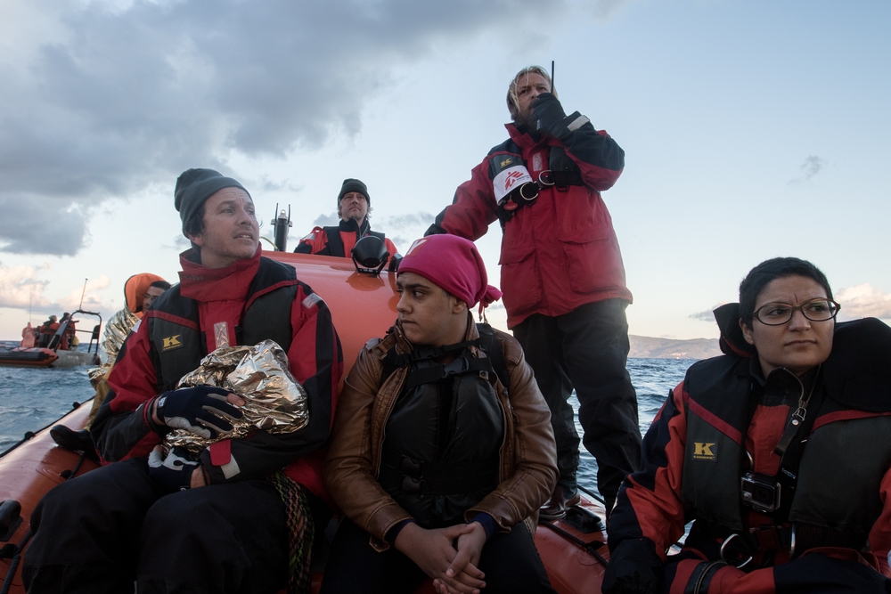 assistance at sea to refugee boats in distress