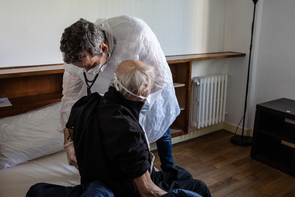 MSF provides medical assistance in Covid+ centres in Paris and the suburbs