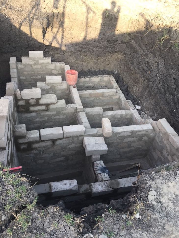 El equipo de MSF trabaja en el proyecto de construcción de una sala de maternidad en Sudán del Sur