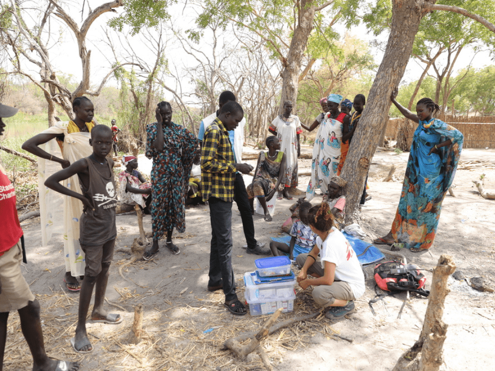 Los equipos de divulgación de MSF llevan a cabo actividades médicas en el Alto Nilo