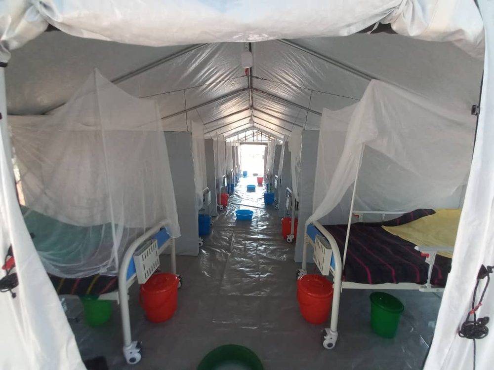 MSF ha creado una unidad de tratamiento de Ébola de 36 camas en el hospital de Mubende, Uganda.