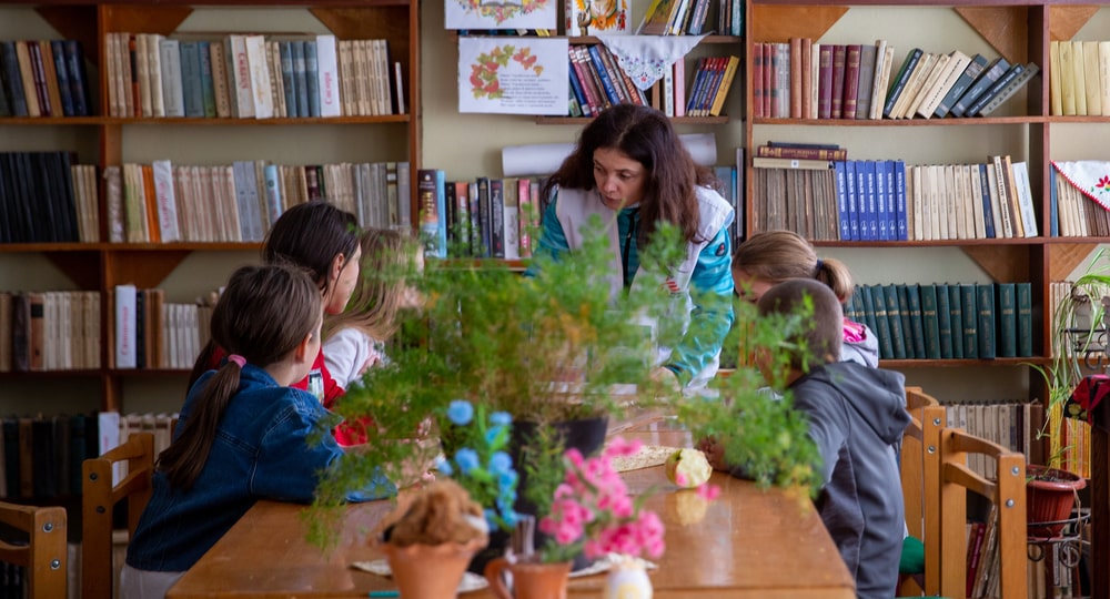 Un grupo de atención psicológica de MSF para niños y niñas en Ucrania