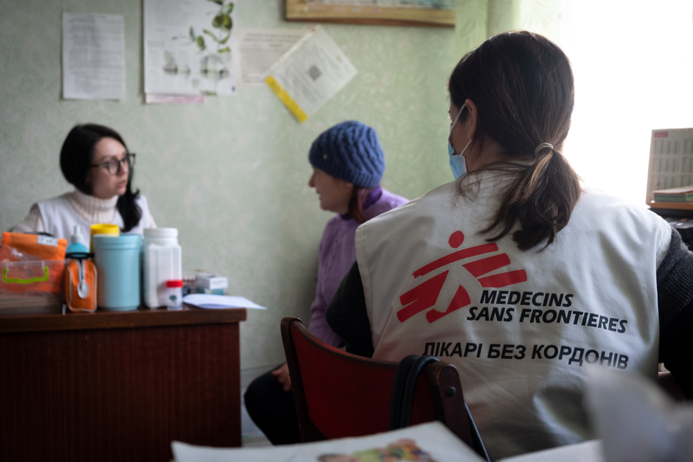 MSF brinda atención médica a las mujeres, y apoyo al personal sanitarios local para ayudarles a mejorar su trabajo