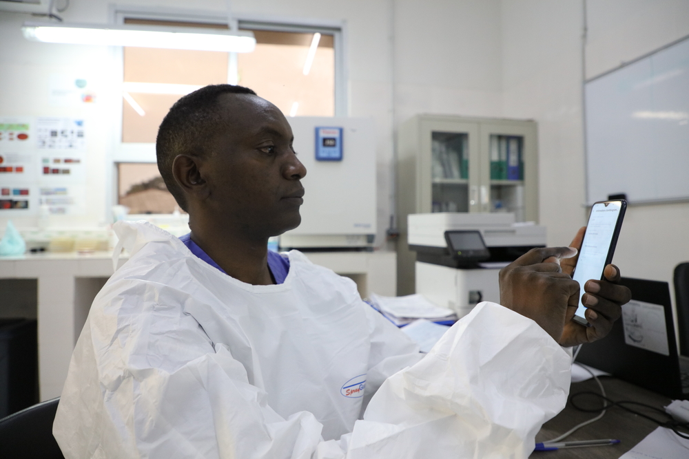 Antibiogo es el primer dispositivo médico in vitro con marcado CE diseñado, desarrollado y probado por MSF para y con países de ingresos bajos y medios