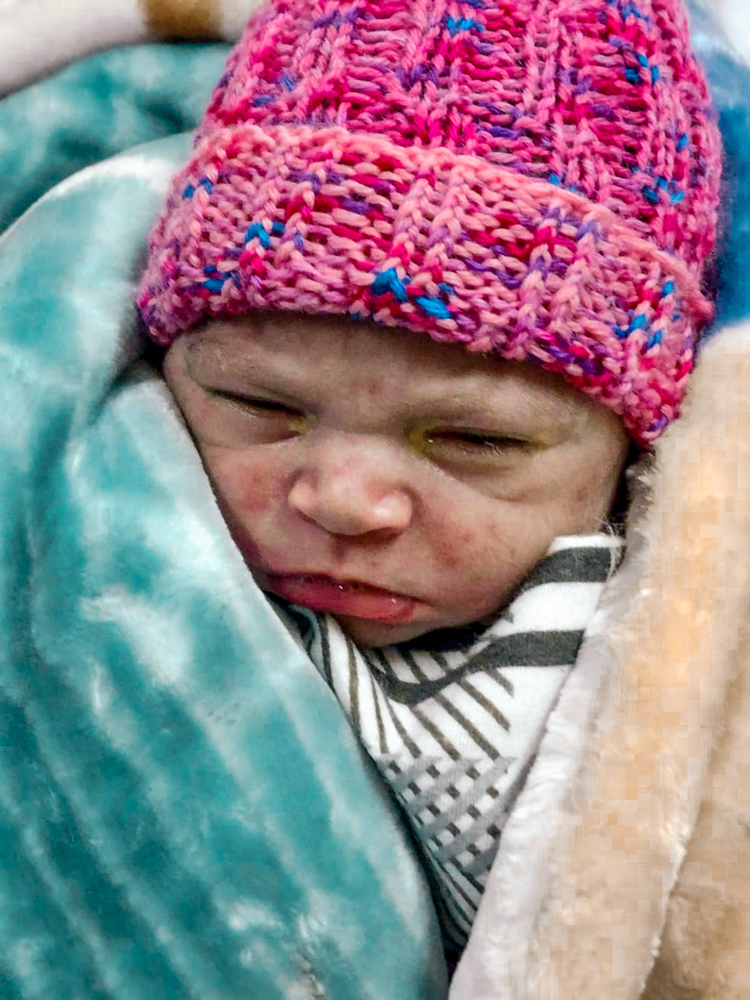 Asma, bebé nacida en maternidad de MSF en Afganistán