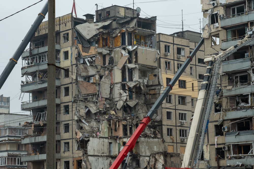 Equipos de MSF brindan asitencia a las personas sobrevivientes de la explosión en Dnipró, Ucrania