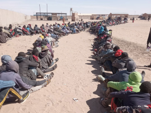 MSF denuncia que miles de personas migrantes deportadas de Argelia y abandonados en el desierto del norte de Níger se encuentran varados en Assamaka.