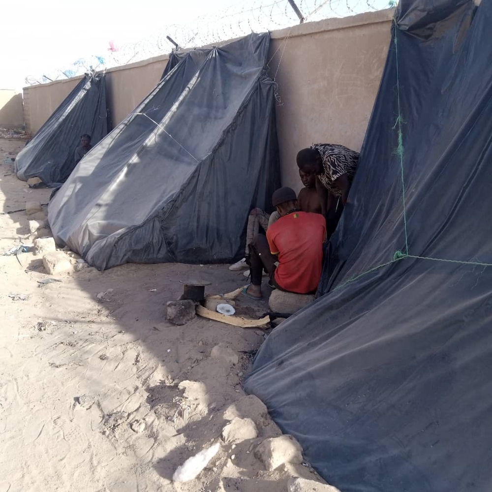 MSF denuncia que miles de personas migrantes deportadas de Argelia y abandonados en el desierto del norte de Níger se encuentran varados en Assamaka.