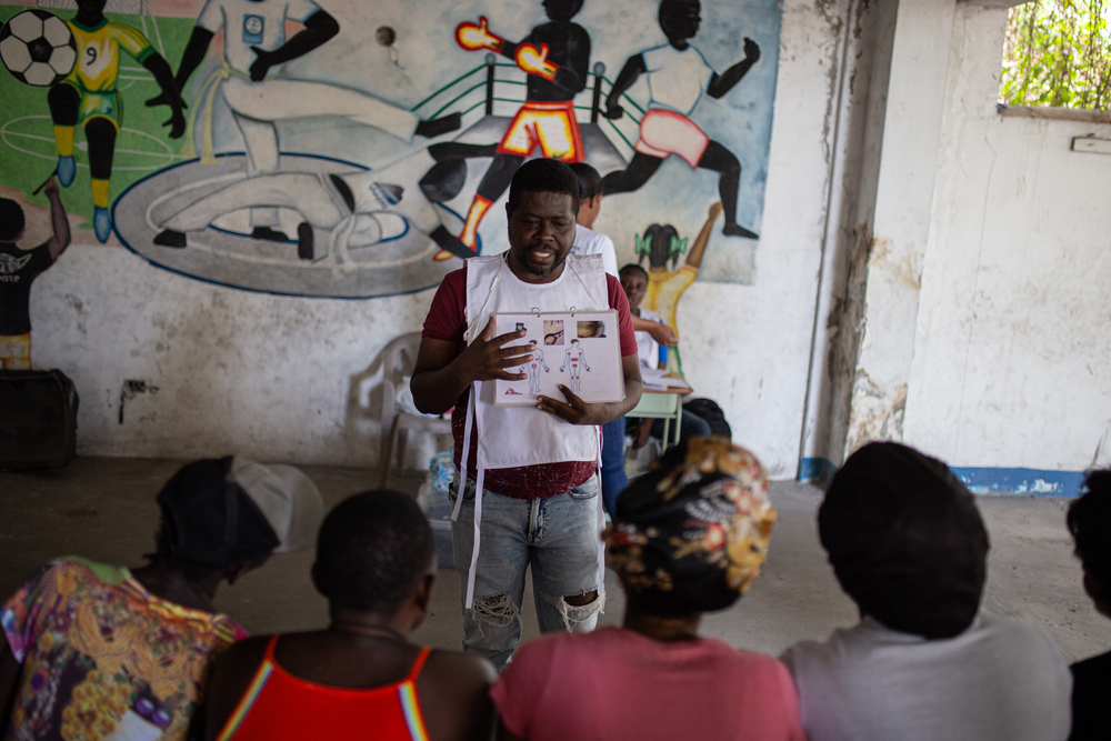 MSF gestiona clínicas móviles para atender a la población atrapada por la violencia en Puerto Príncipe 
