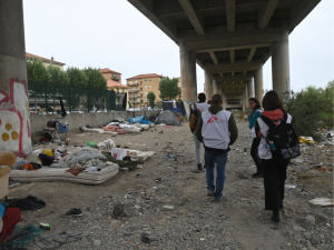 Documentamos el rechazo en la frontera y las condiciones de vida de cientos de migrantes y refugiados varados en Ventimiglia tras ser devueltos por Francia