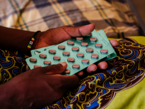 MSF: Colombia comienza a superar barreras para que miles de personas con VIH accedan a este medicamento de primera línea