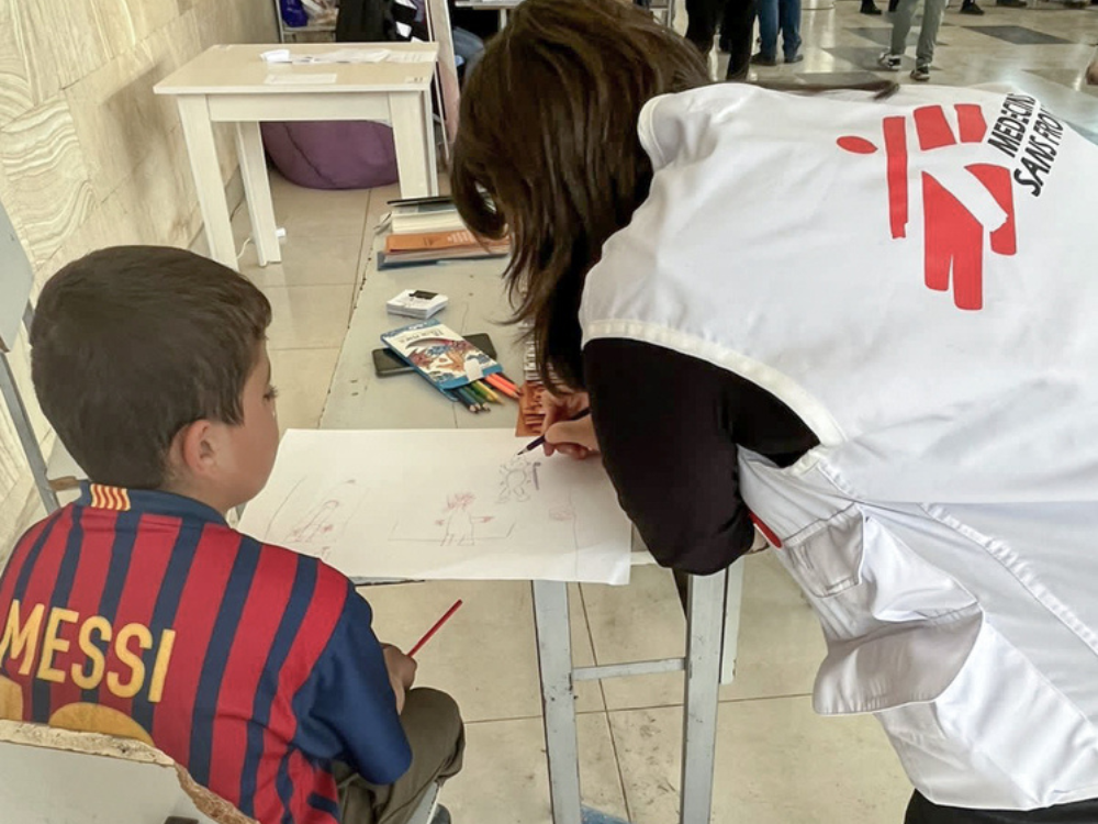 MSF brinda primeros auxilios psicológicos para las personas que huyen de Nagorno-Karabaj
