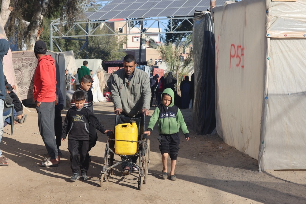 MSF distribuye agua a la población de Gaza desde diciembre de 2023