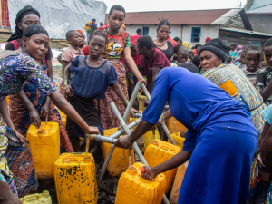 MSF instaló camiones cisterna en diferentes lugares alrededor del Lago Verde, RDC