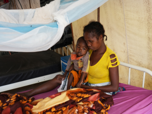 MSF brinda atención a niñoa y niñas con malaria y desnutrición en Madagascar