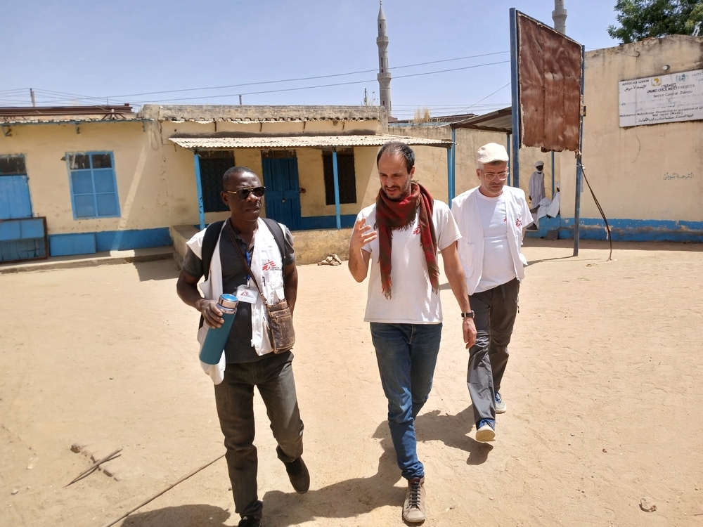 El presidente de MSF Internacional, el Dr. Christos Christou visita Sudán