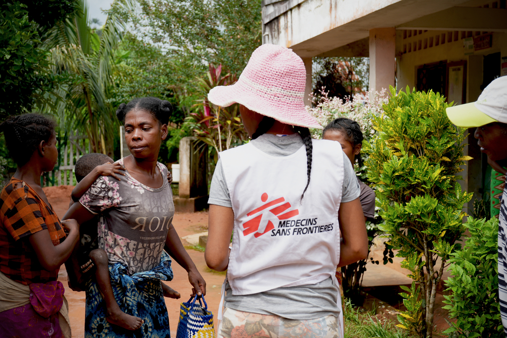MSF brinda atención a niñoa y niñas con malaria y desnutrición en Madagascar