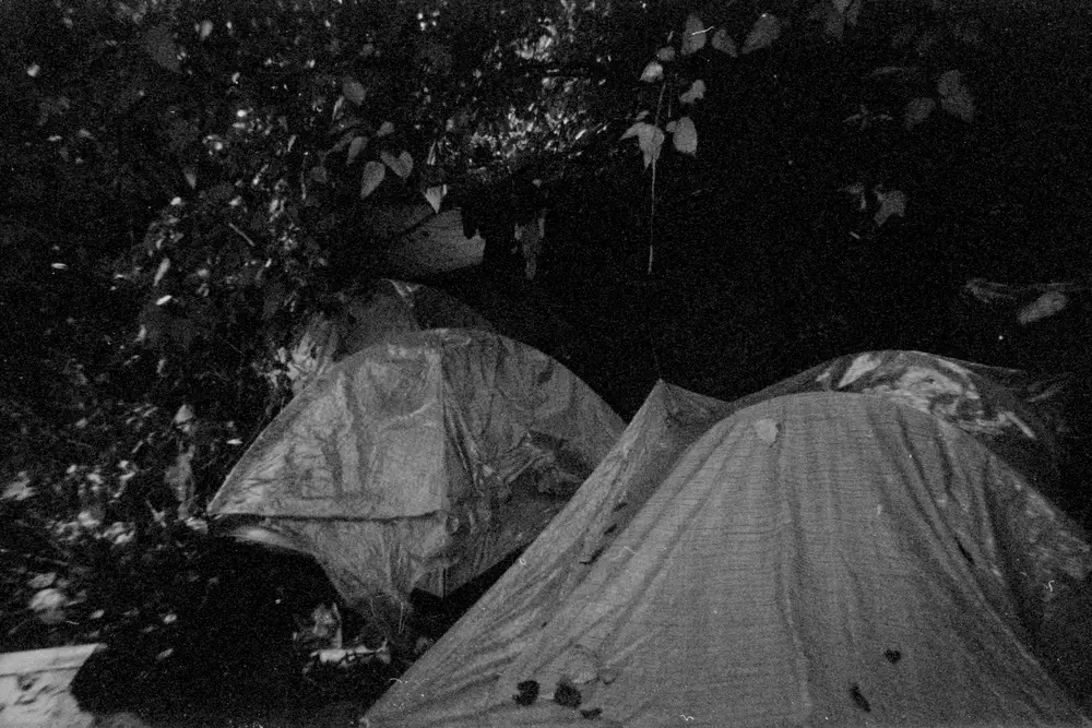 Tiendas de campaña en un campamento en Calais.