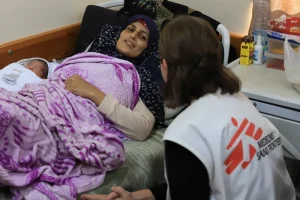 Suad dio a luz recientemente en el hospital Nasser, al sur de Gaza.