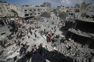Devastación causada por ataques aéreos en Gaza. Las necesidades humanitarias son inmensas. Un alto al fuego es solo un primer paso.