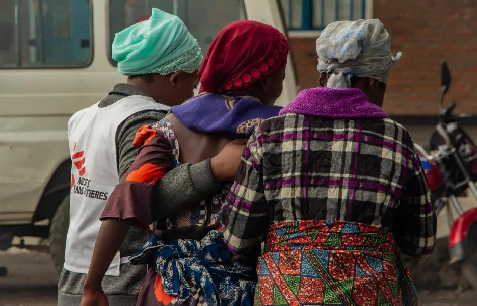 Asistimos a supervivientes de violencia sexual en Kanyaruchinya, República Democrática de Congo. 