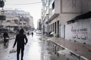 Vista de un un día lluvioso en la ciudad de Gaza, los alrededores de la clínica de MSF. Días previos al alto al fuego.