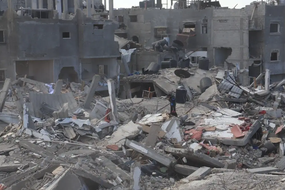 Calles y edificios destruidos de la ciudad de Rafah, sur de Gaza, Palestina.