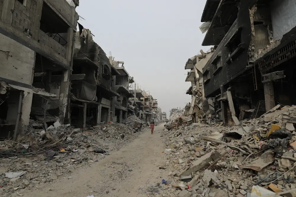 Calles y edificios destruidos en Beit Lahia, norte de Gaza.