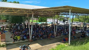 aproximadamente 250 a 300 migrantes partieron de Tapachula hacia el centro del país en una nueva caravana, siendo la primera en casi siete meses.