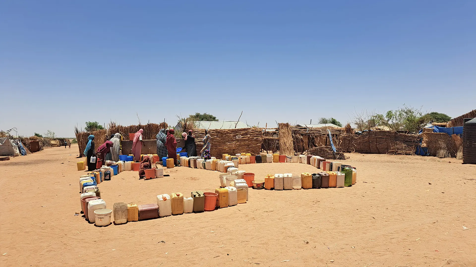 En Aboutengue, MSF instaló inicialmente sistemas de agua de emergencia, que posteriormente fueron transferidos a organizaciones asociadas.