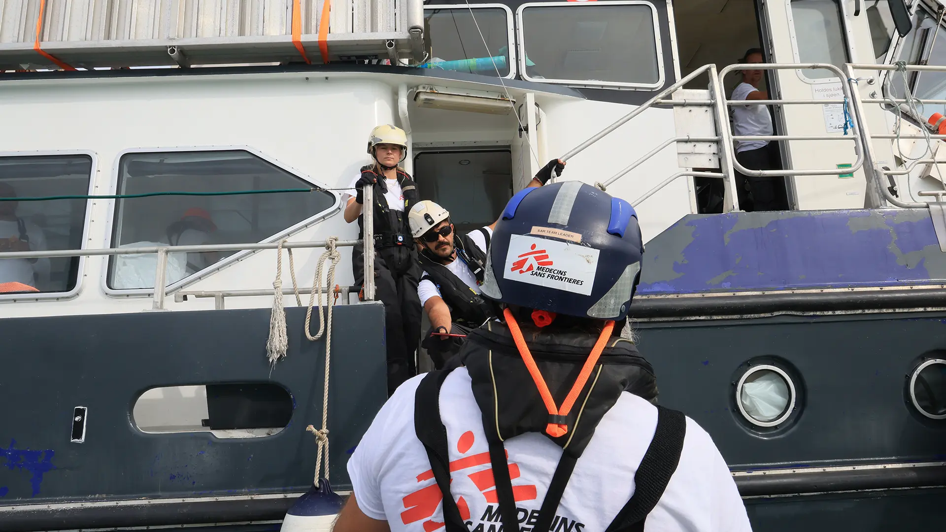 Equipo de MSF durante la capacitación a bordo del nuevo buque Oyvon.
