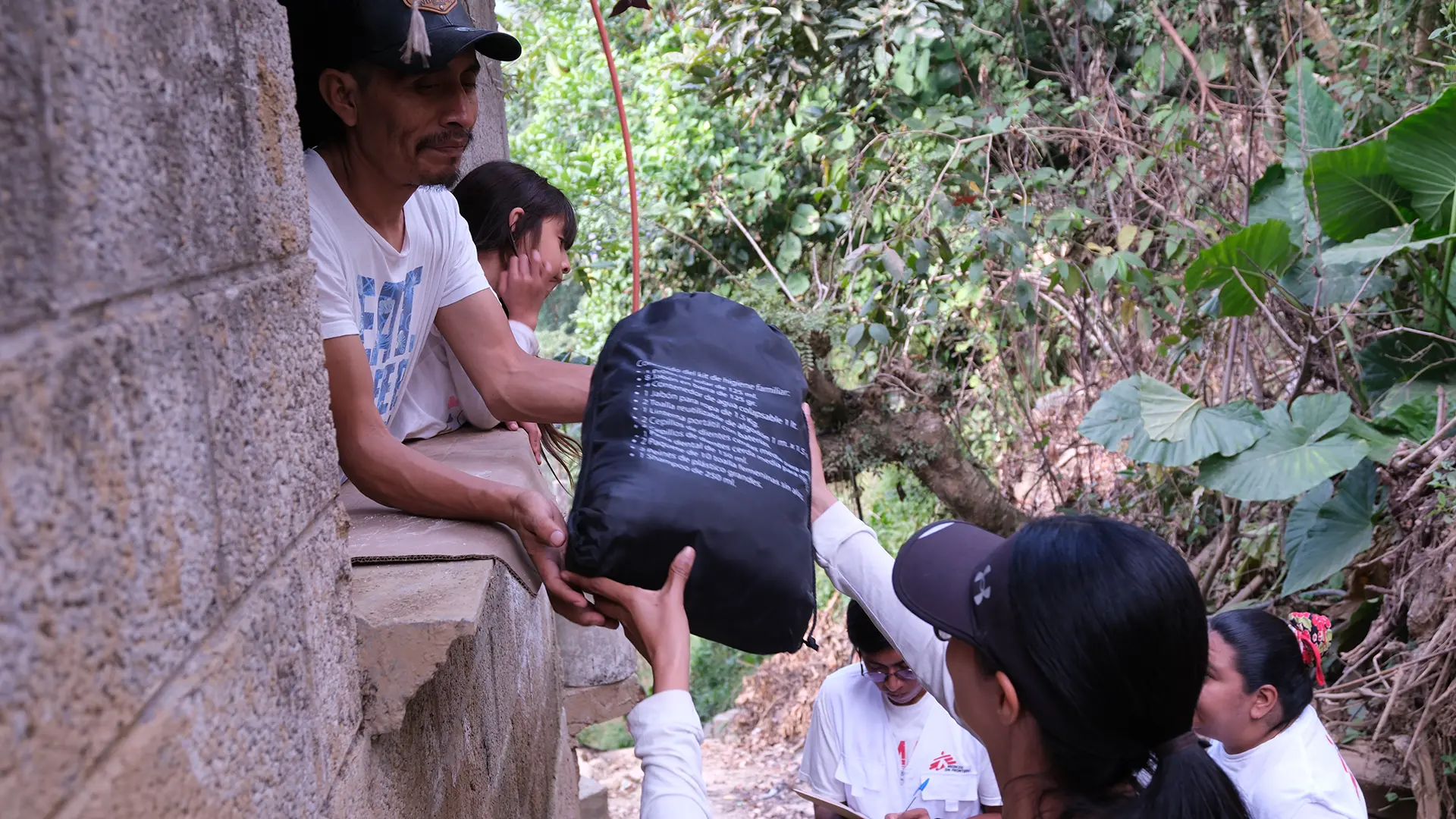 La entrega de Kits con suministros esenciales fue una de las últimas actividades que se realizaron previo al cierre del proyecto.