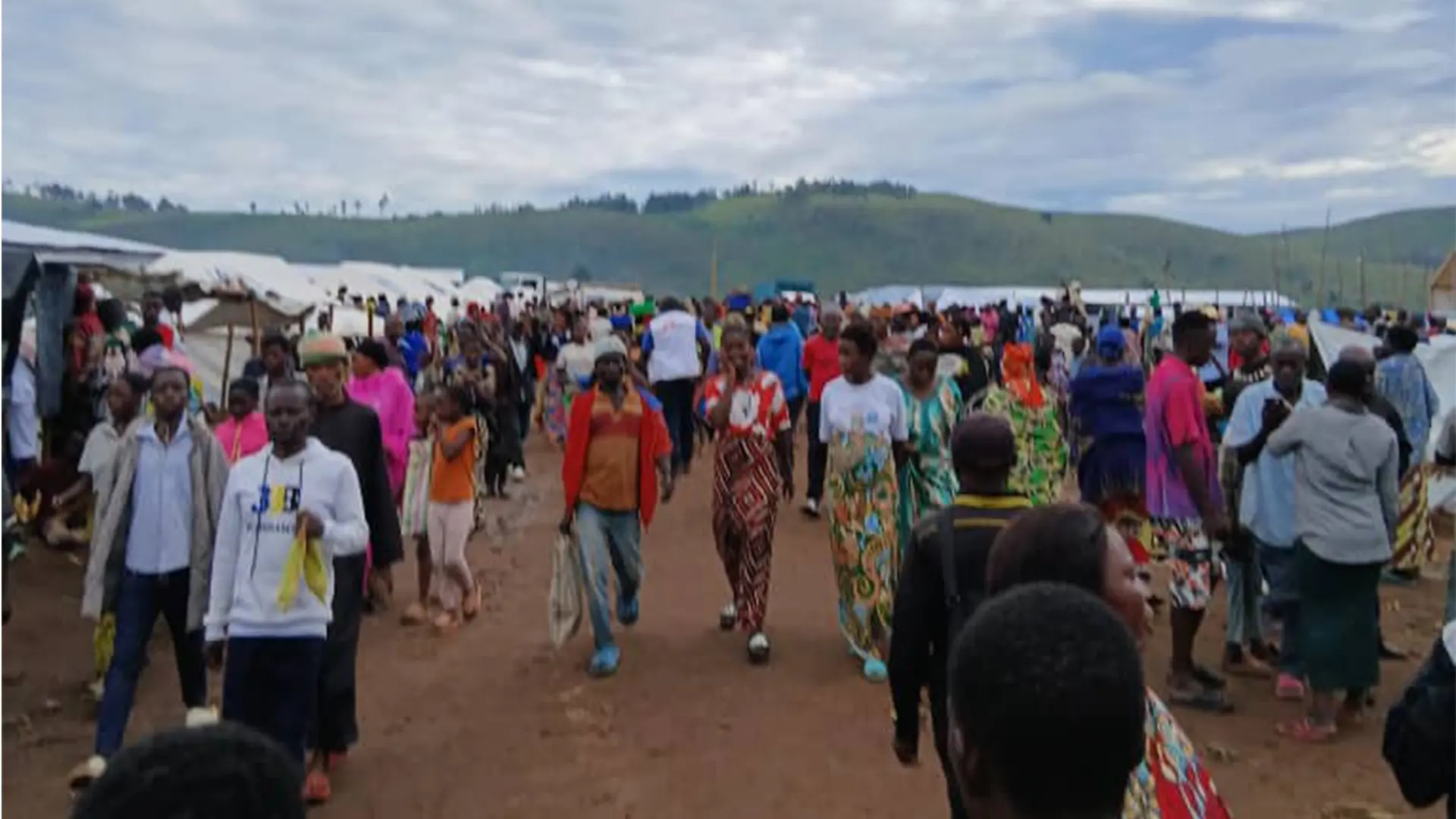 Callejón del campo de Busuma, Burundi.