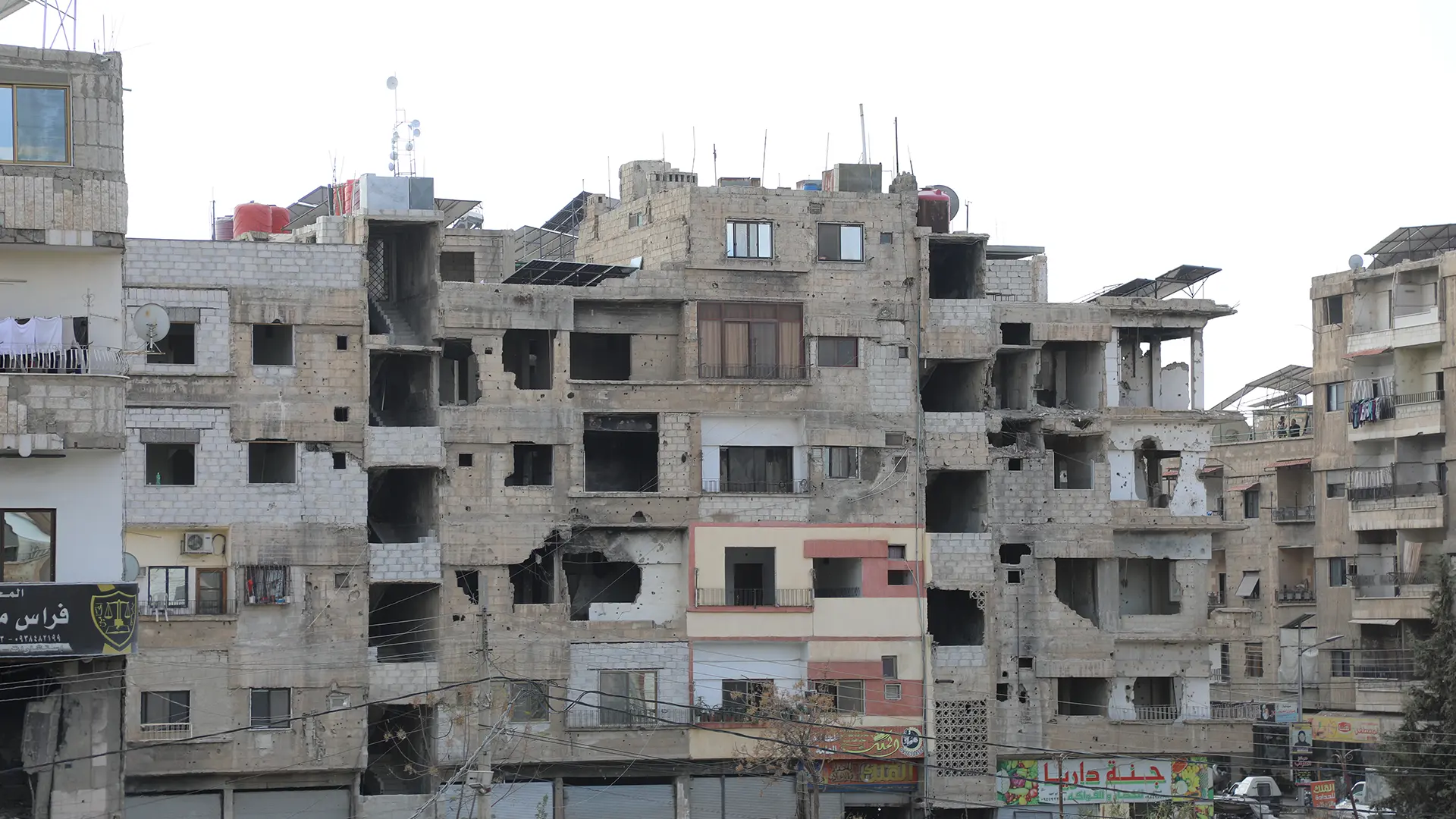 Vista de un edificio destruido en Daraya, Damasco rural.