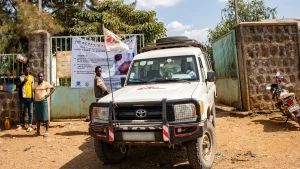 Vehículo de la MSF saliendo del Hospital Principal de Bachuma, apoyado. © Paula Casado Aguirregabiria/MSF