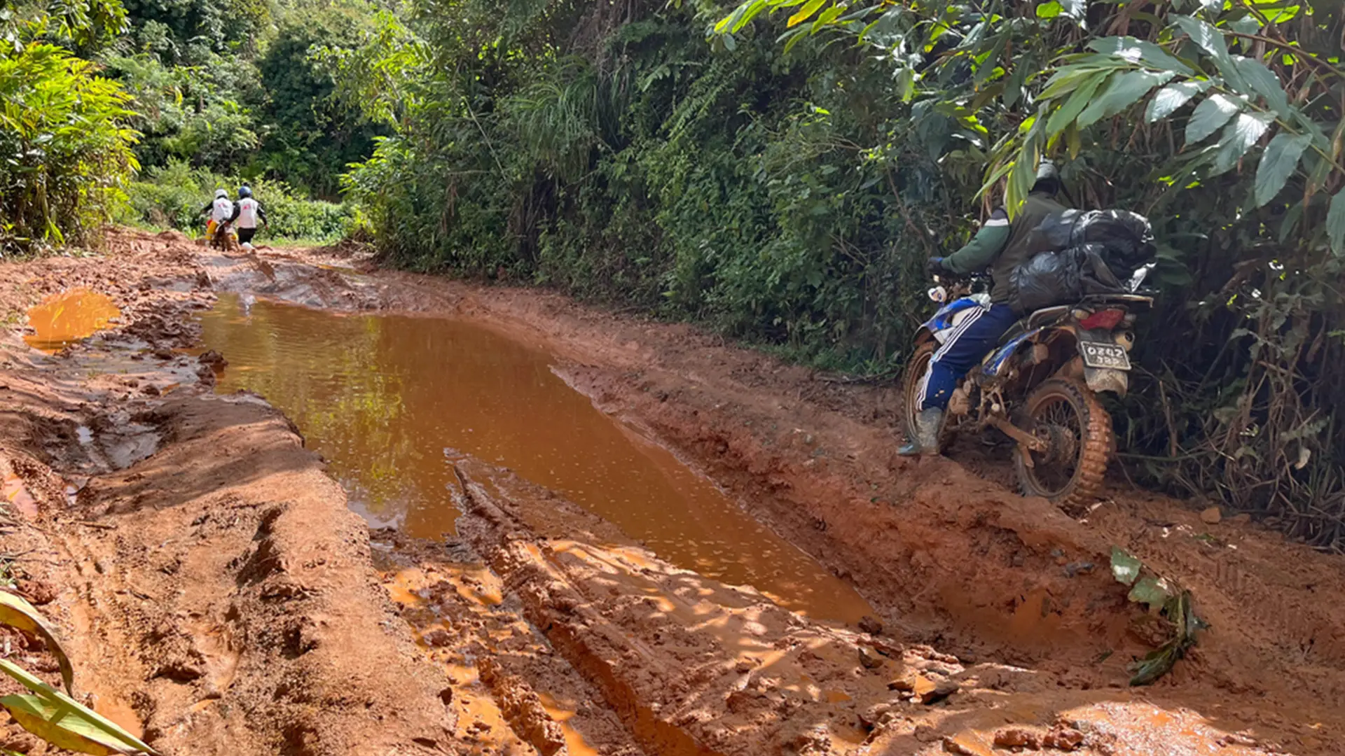 Debido al aislamiento geográfico, la falta de transporte y el acceso limitado a la atención sanitaria, tanto los pacientes como los equipos médicos tienen dificultades para acceder a las instalaciones.