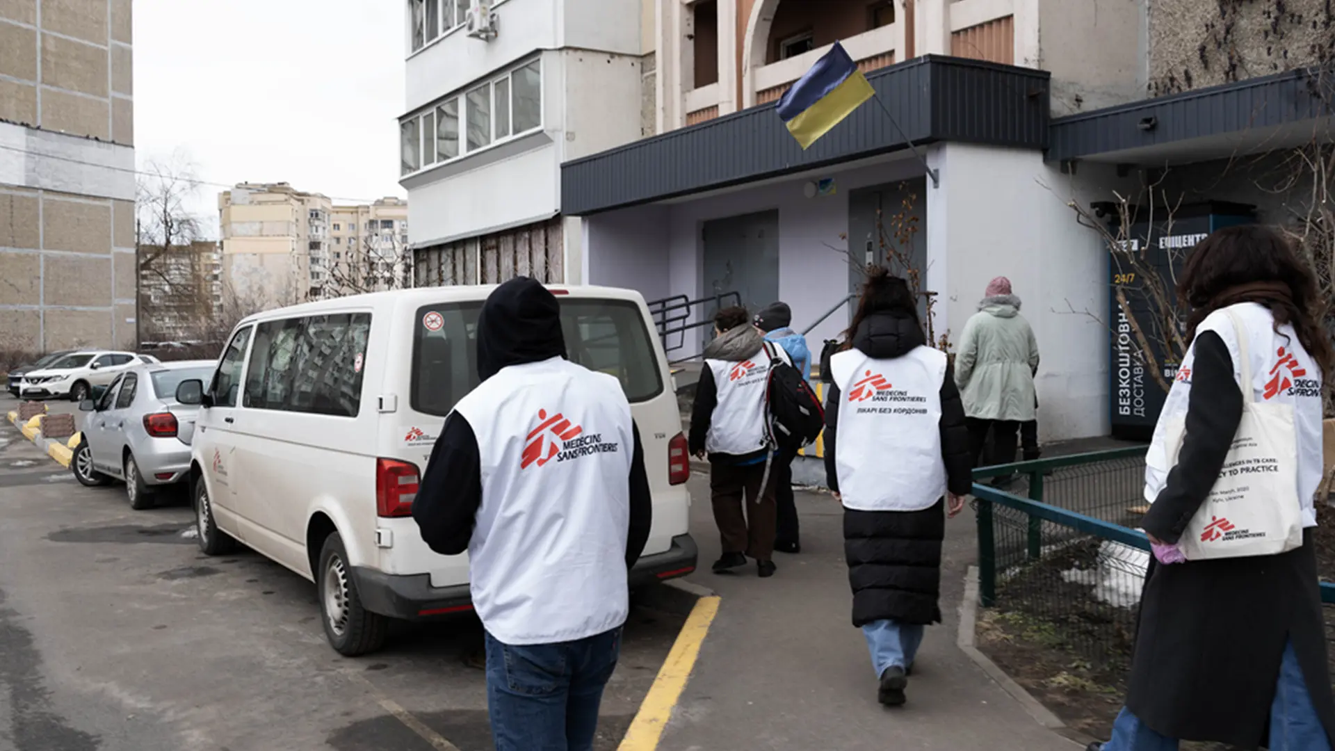 Desde principios de febrero de 2026, los equipos de MSF han estado respondiendo a la situación humanitaria en Kiev y la región circundante tras repetidos bombardeos a la infraestructura energética de Ucrania por parte de las fuerzas rusas. 