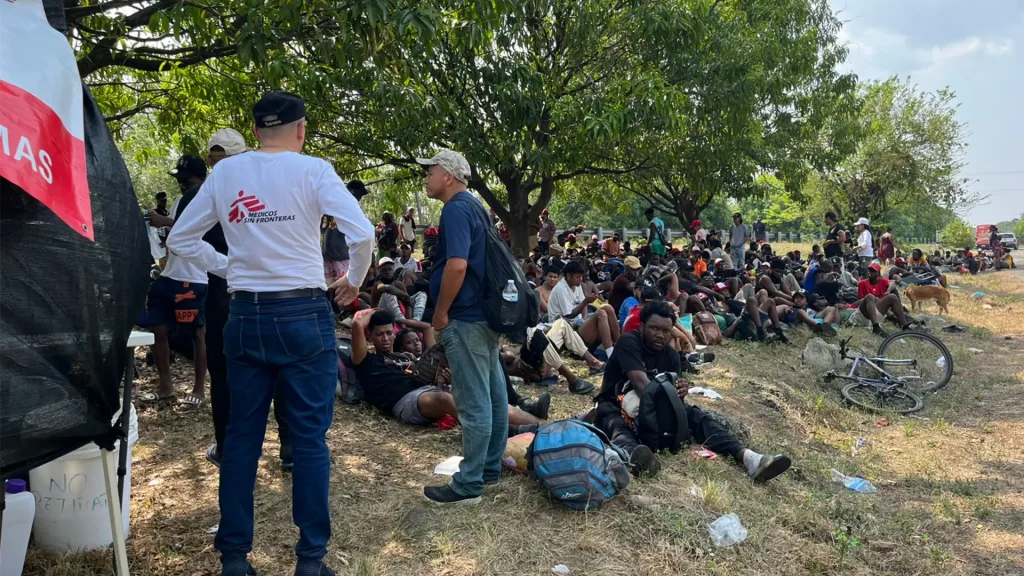 Equipos de MSF bribdan atención médica a personas migrantes que salió de Tapachula, Chiapas, México.