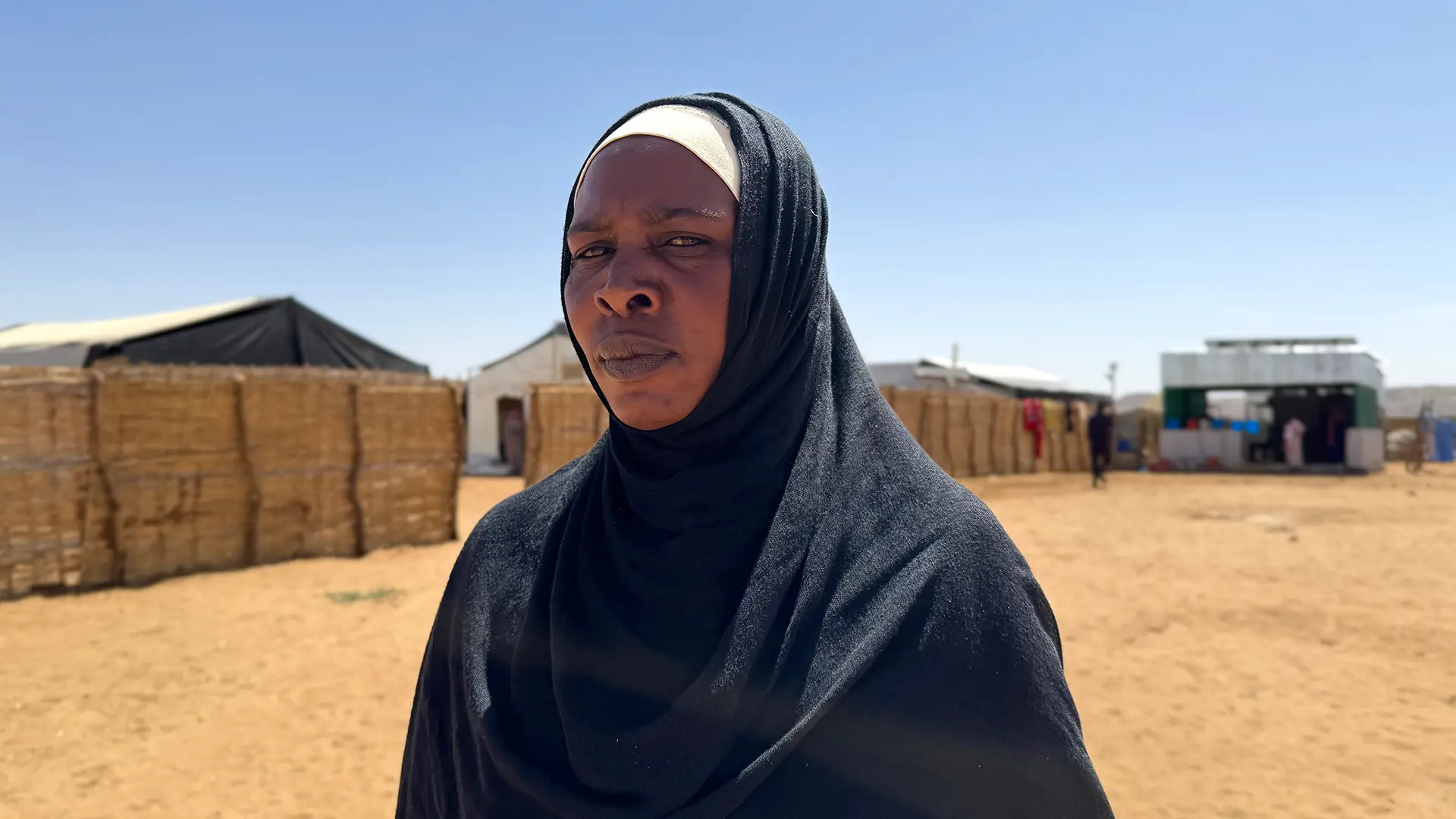 Mahla Abdalla Mohammed, de 37 años, está en el campo de Tawila tras haber soportado violencia mientras huía de El Fasher con su familia. Su hija de tres meses murió en el camino.