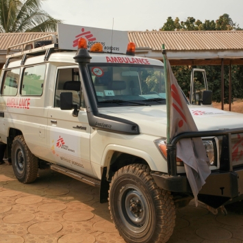 Camerún ambulancia MSF