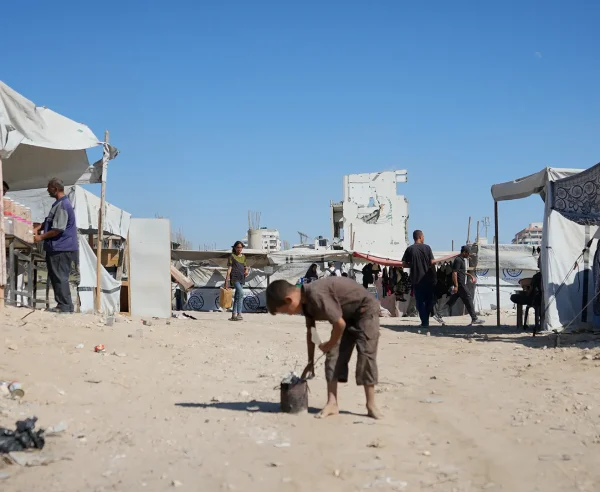 Familias palestinas desplazadas en la ciudad de Gaza. 4 de septiembre de 2025