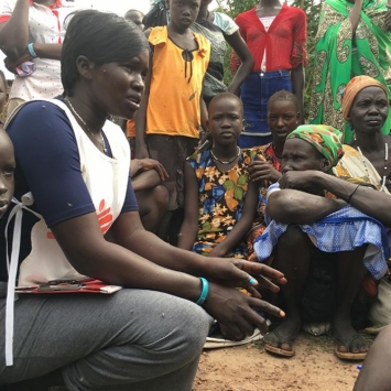 an_msf_community_health_worker_talking_with_local_people