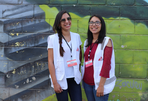 Cindy Morales y Pamela Ruiz, psicólogas de MSF en Tecún Umán, Guatemala