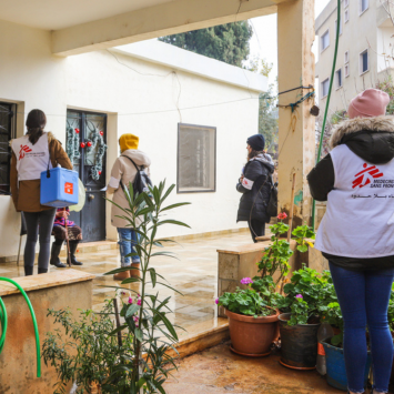 Equipo de Médicos Sin Fronteras en la campaña de vacunación oral contra el cólera en Deir Al-Ahmar, Líbano