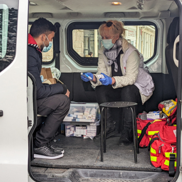 MSF trabaja en Serbia desde 2014, brindando atención médica a personas refugiadas, migrantes y solicitantes de asilo que viajan a Europa por la ruta de los Balcanes