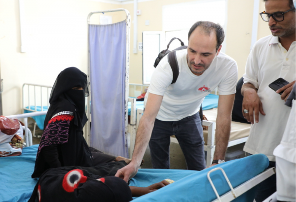 El Presidente Internacional de MSF el Dr. Christos Christou en su visita Yemen
