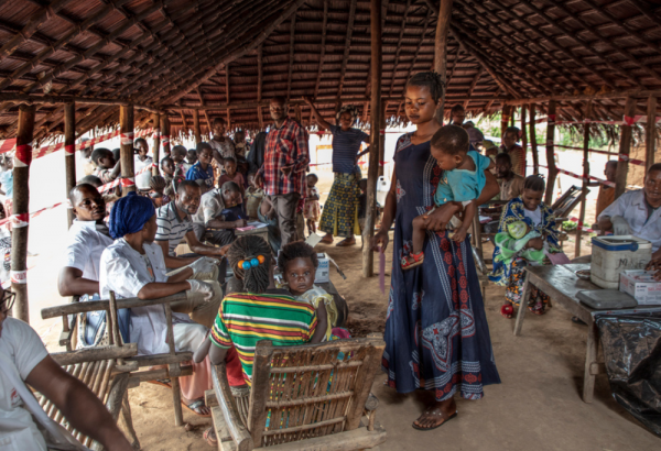 MSF cuenta con 5 equipos de emergencia para responder a los diversos brotes de sarampión en RDC