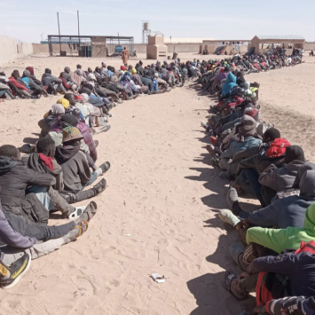 MSF denuncia que miles de personas migrantes deportadas de Argelia y abandonados en el desierto del norte de Níger se encuentran varados en Assamaka.