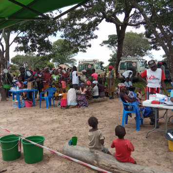 MSF llevó una clínica móvil a una área remota de Angola